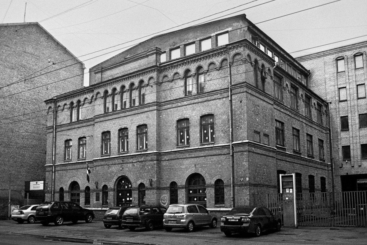 Seilen Shul, a former synagogue - now part of a school building