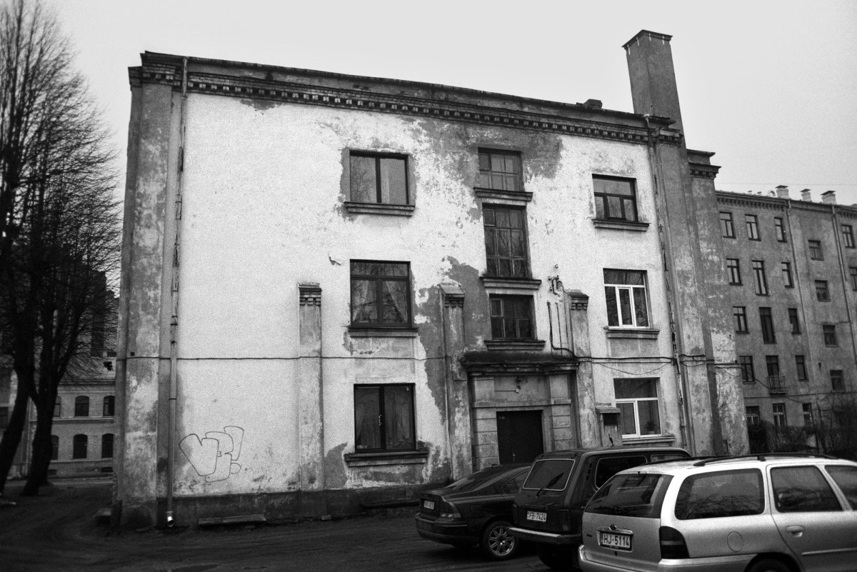 Altneie Shul, former synagogue - now a combined Beit Midrash and apartment building
