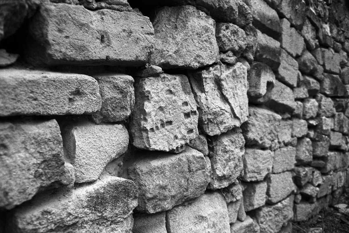 Chişinău Jewish cemetery - wall made of tombstones