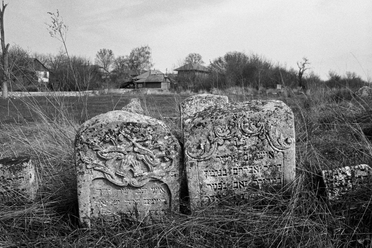 Lipcani Jewish cemetery