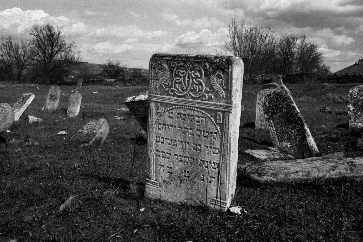 Otaci (Ataki) Jewish cemetery