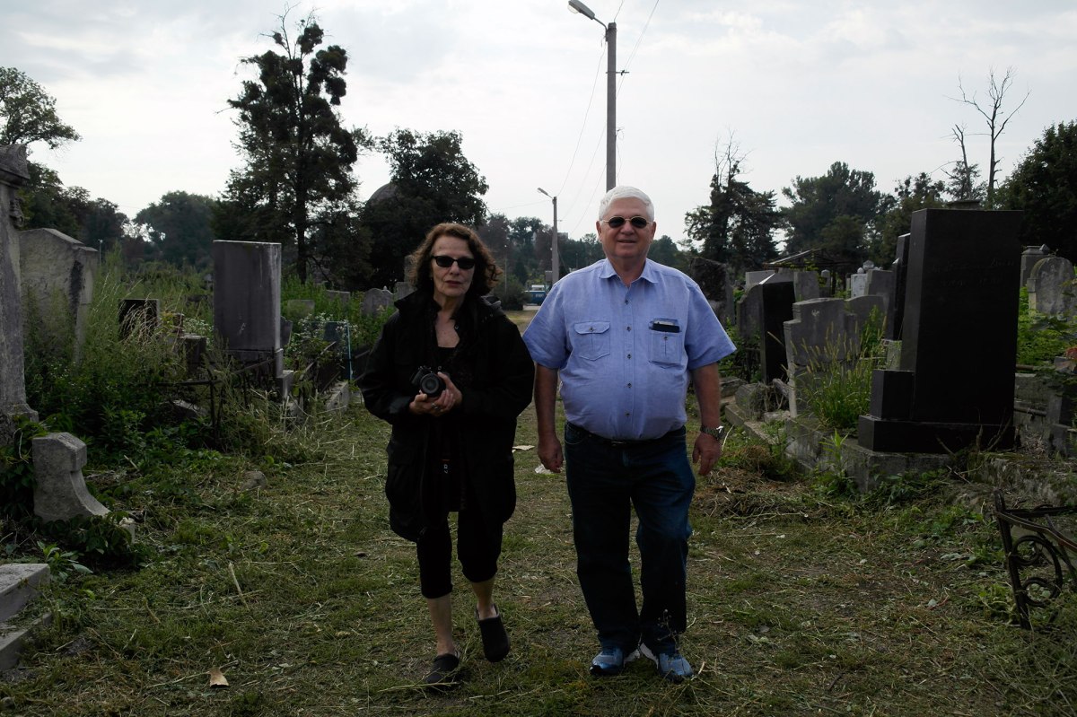 Czernowitz Jewish cemetery - Sylvia de Swaan and Arthur Rindner