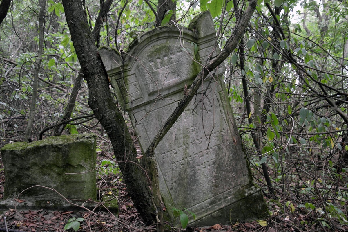 Snyatin Jewish cemetery