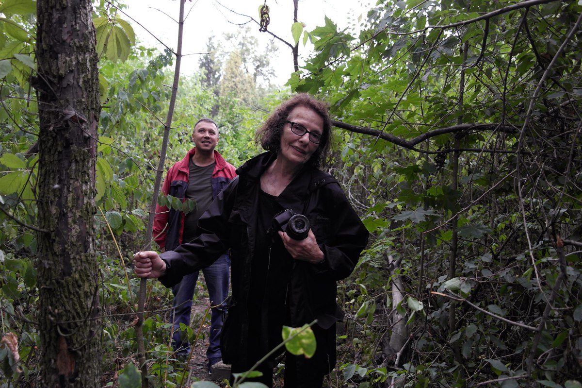 Sylvia de Swaan at Snyatin Jewish cemetery