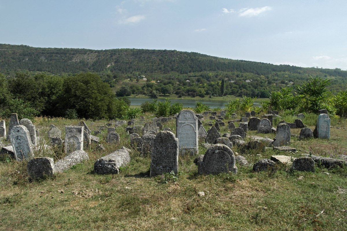 Vadul Raşcov - Jewish cemetery