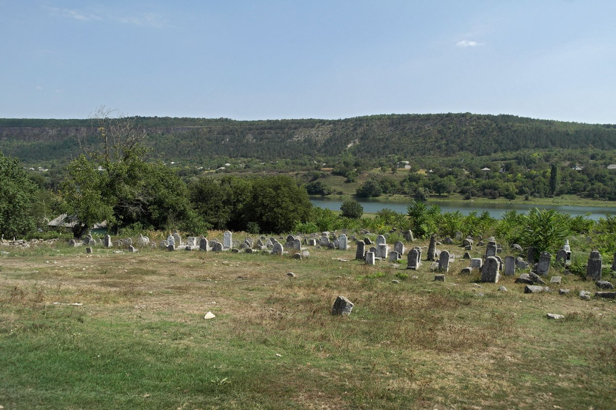 Vadul Raşcov - Jewish cemetery