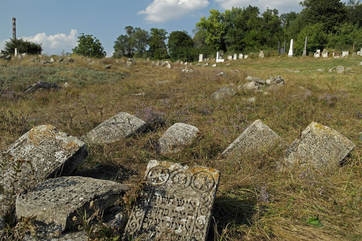 Orhei - Jewish cemetery