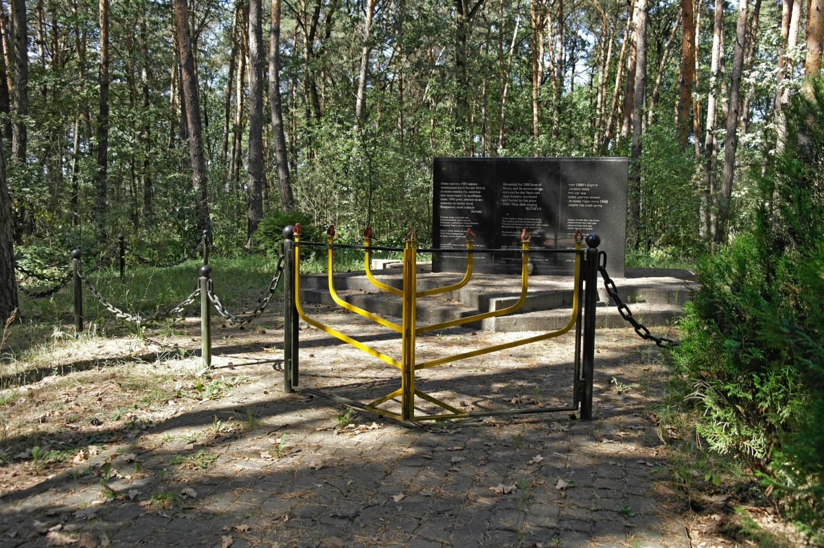 Velyki Mosty - mass grave site