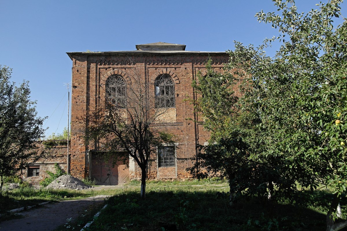 Uhniv synagogue