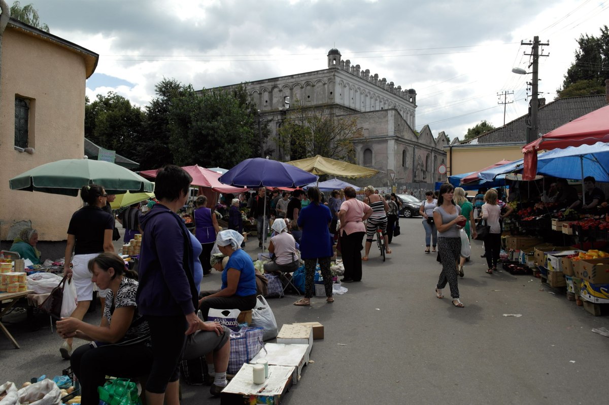 Zhovkva synagogue