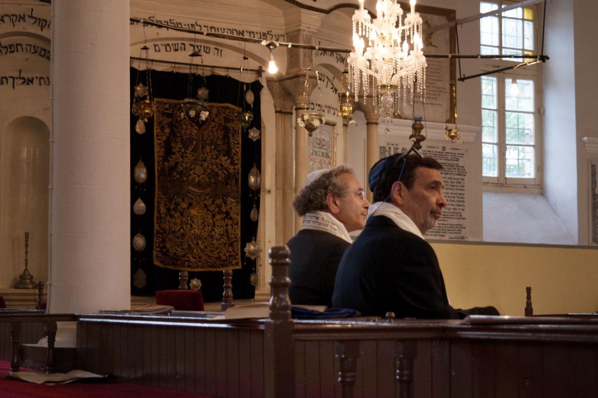 Yom Kippur in Ioannina synagogue