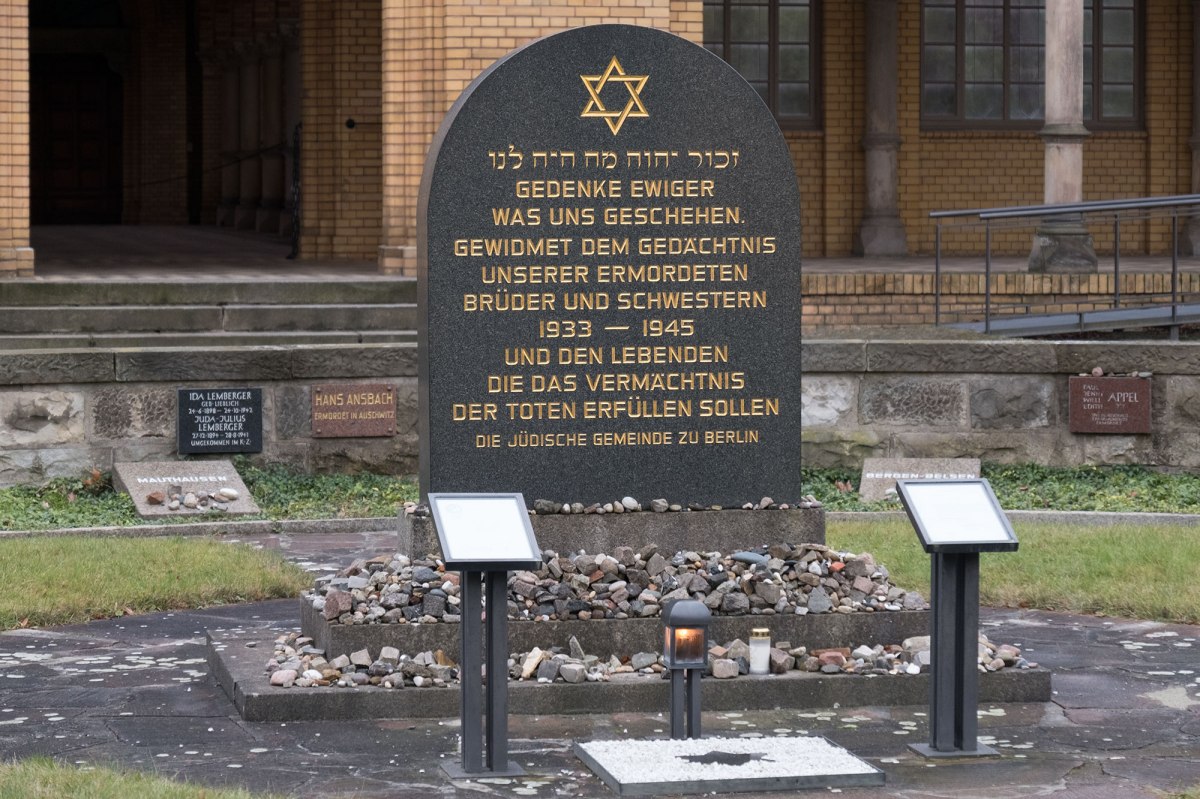 Berlin, Weißensee Jewish cemetery