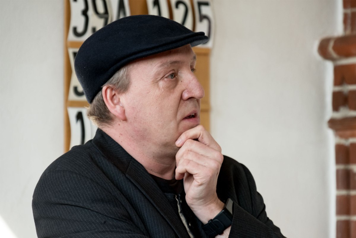 Matthias Heyl speaking at the exhibition opening