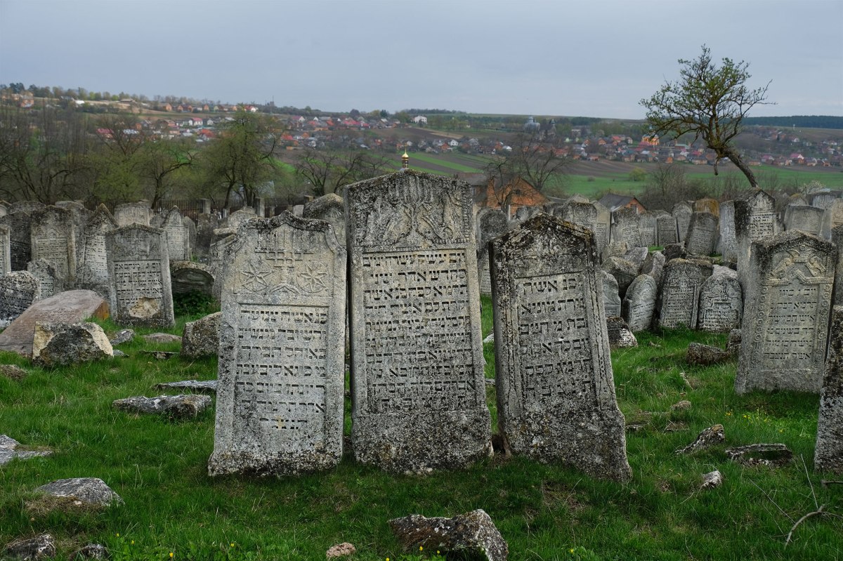Pidhaitsi Jewish cemetery