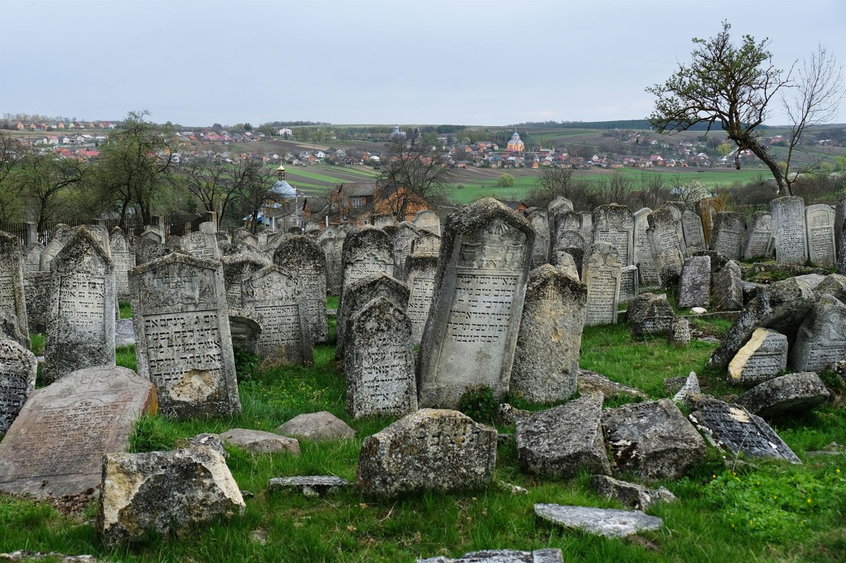 Pidhaitsi Jewish cemetery