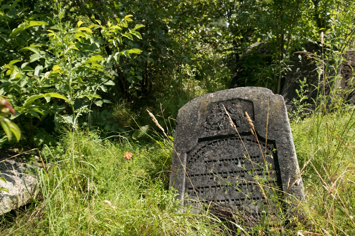 Lysets Jewish cemetery