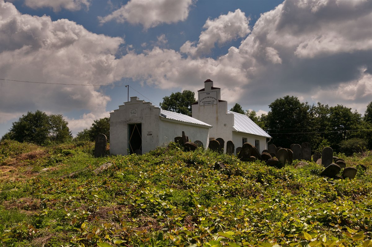 Nadvirna Jewish cemetery