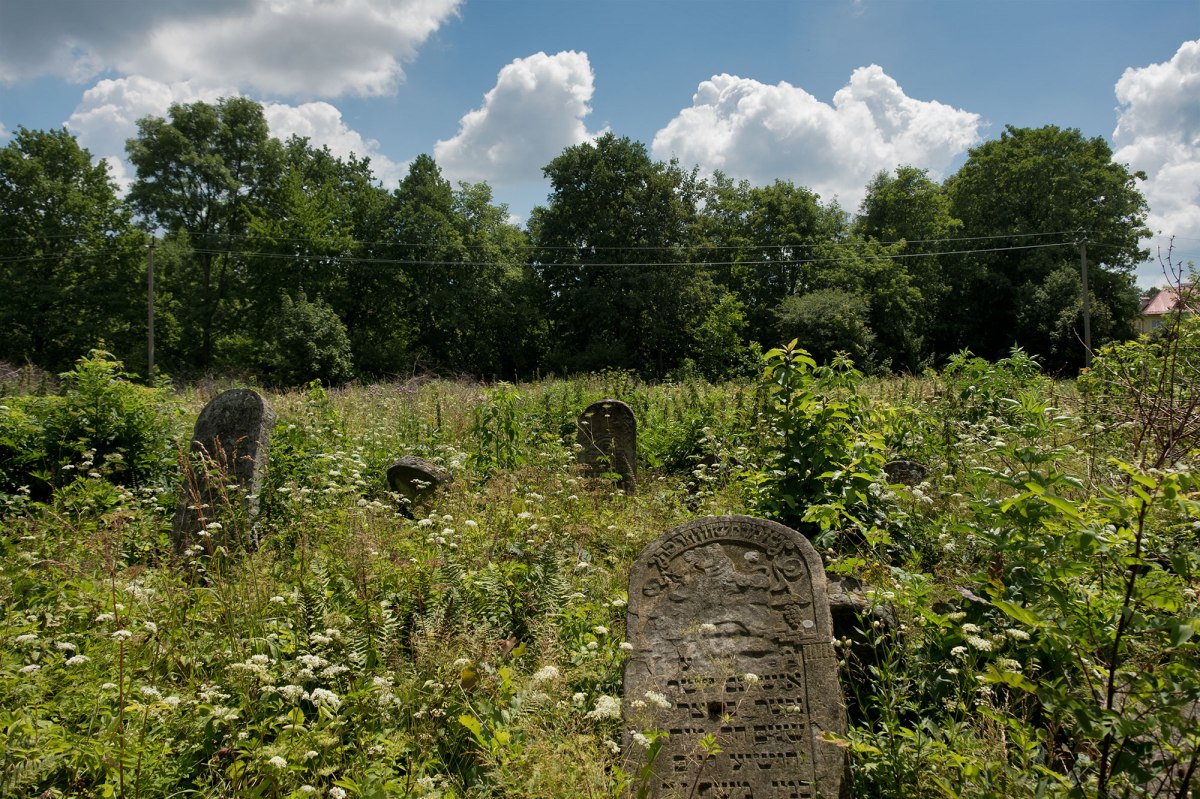 Nadvirna Jewish cemetery