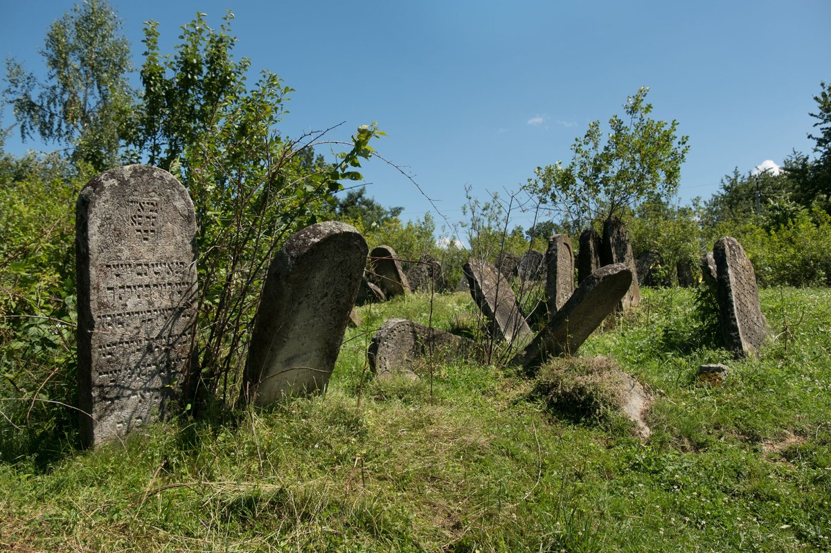 Deliatyn Jewish cemetery