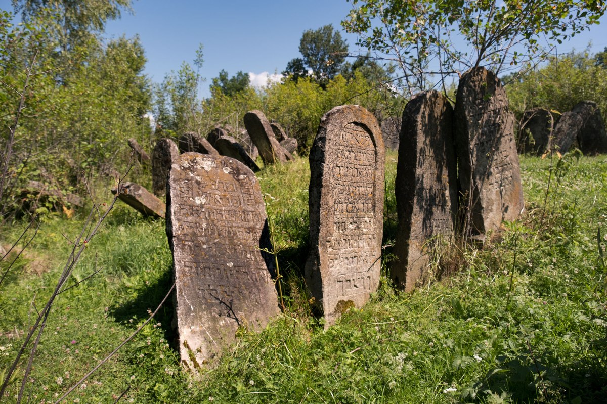 Deliatyn Jewish cemetery