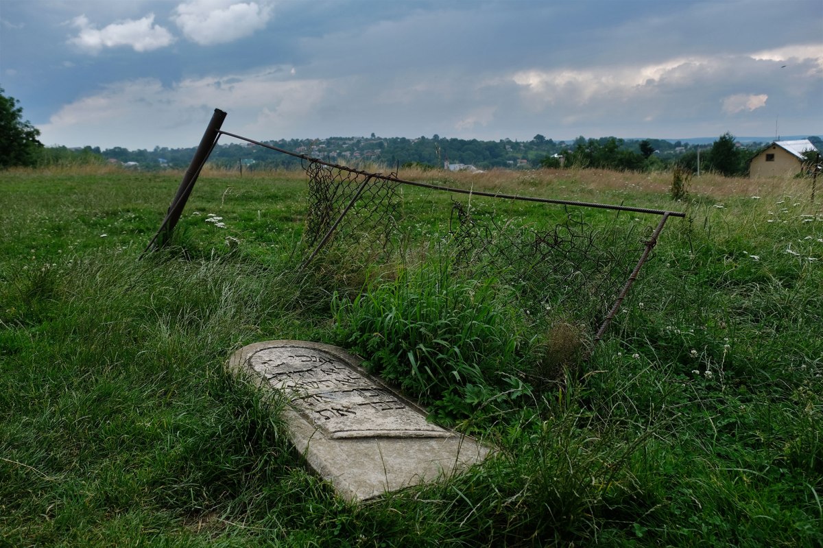 Dolyna Jewish cemetery