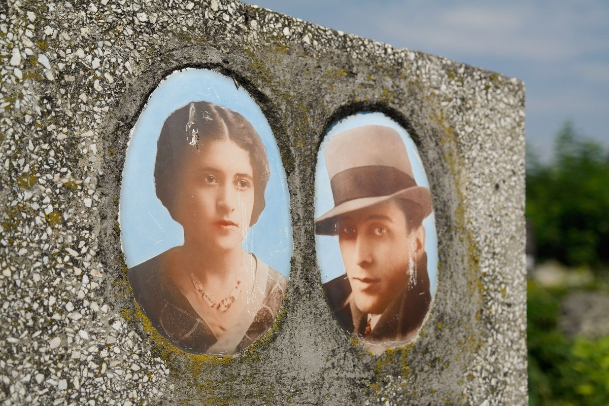 Chernivtsi Jewish cemetery, Ukraine