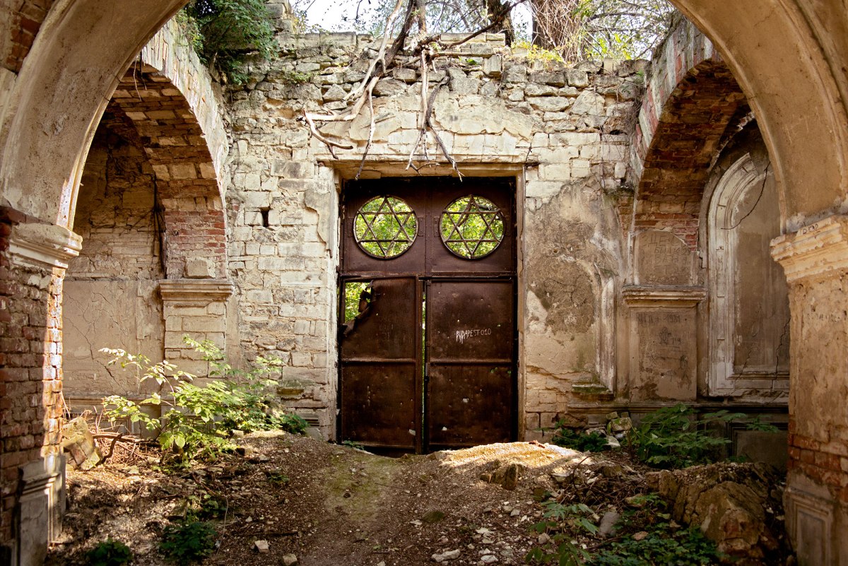 Chişinău Jewish cemetery, Moldova