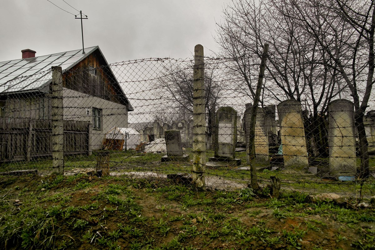 Itcani Jewish cemetery, Romania
