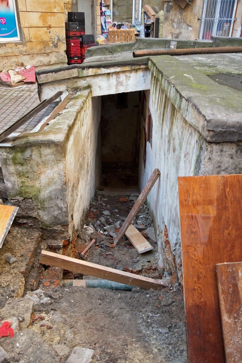 Saving Jewish tombstones at Halytska Square 15 in Lviv