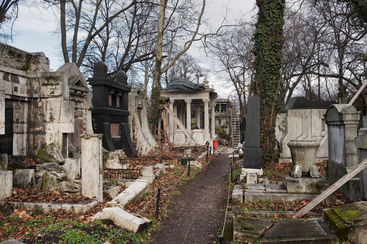 Jewish section of Kerepesi Cemetery at Salgótarjáni Street