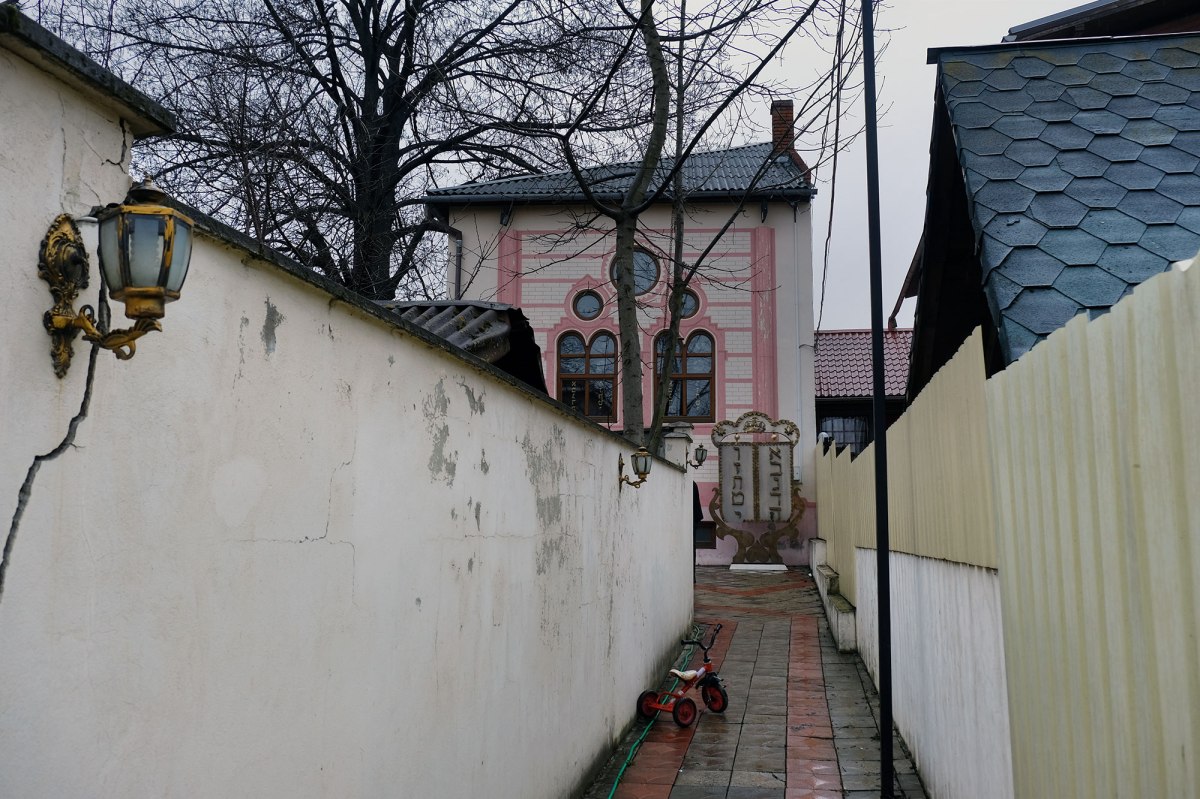 Uzhhorod - active synagogue