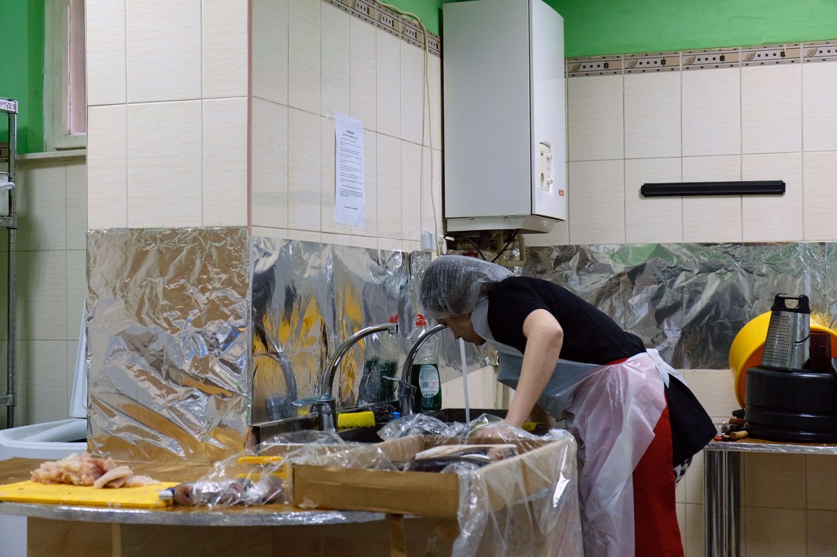 Uzhhorod - Pesach preparations in the active synagogue