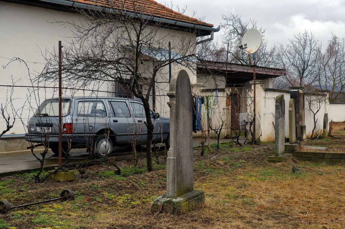 Berehove - Jewish cemetery