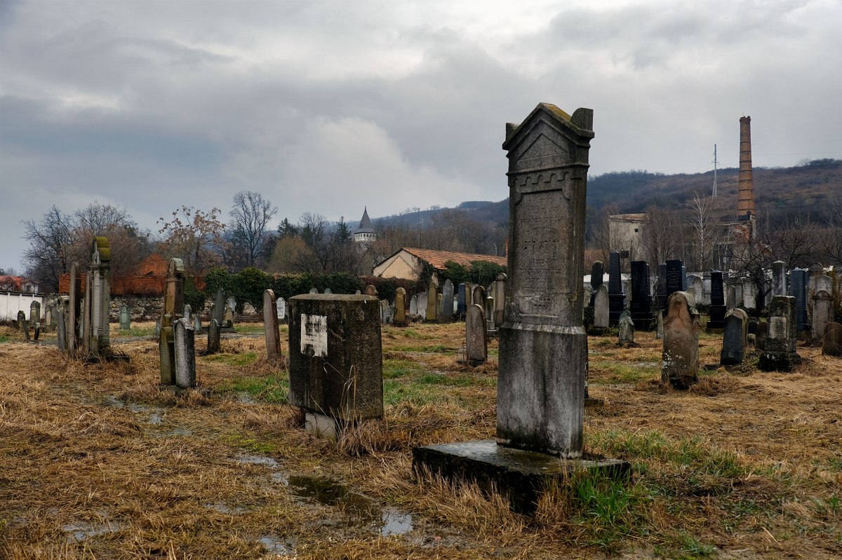 Berehove - Jewish cemetery