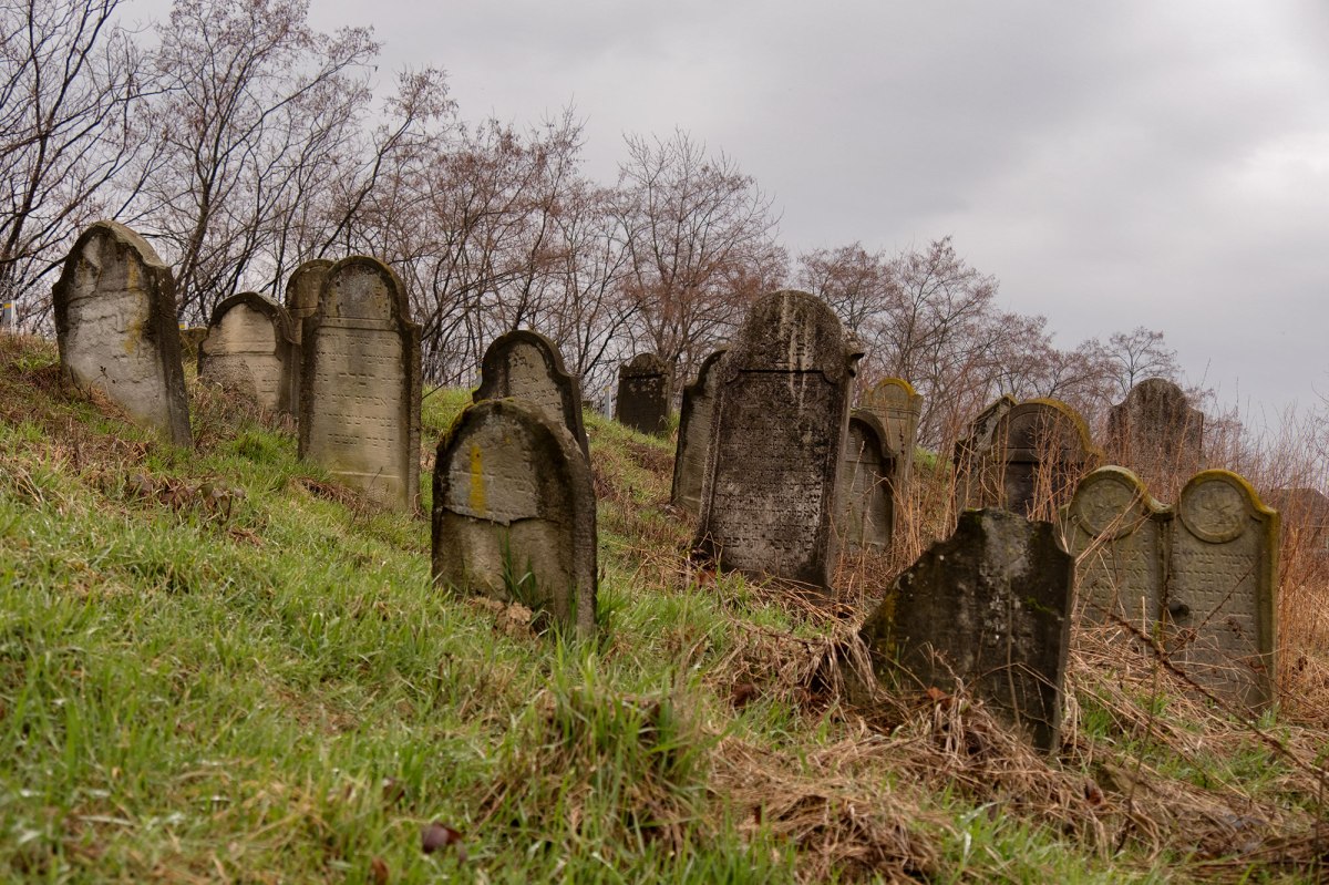Khmilnyk - Jewish cemetery