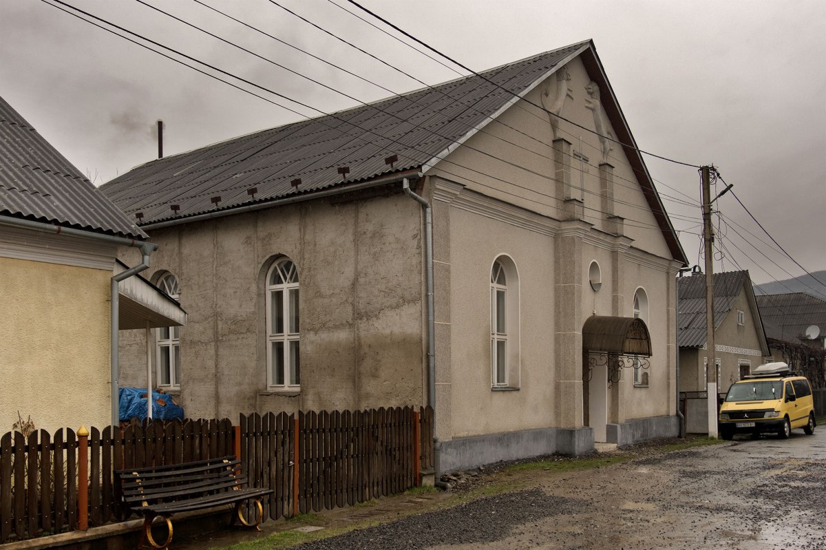 Velykyi Bychkiv -former synagogue
