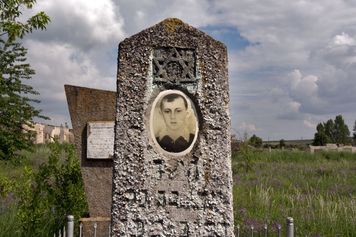 Briceni Jewish cemetery