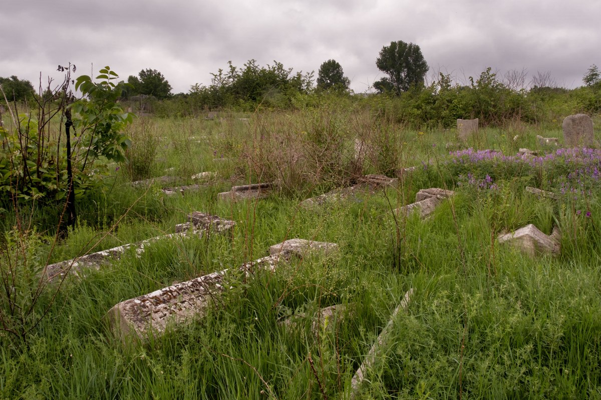 Bălţi Jewish cemetery