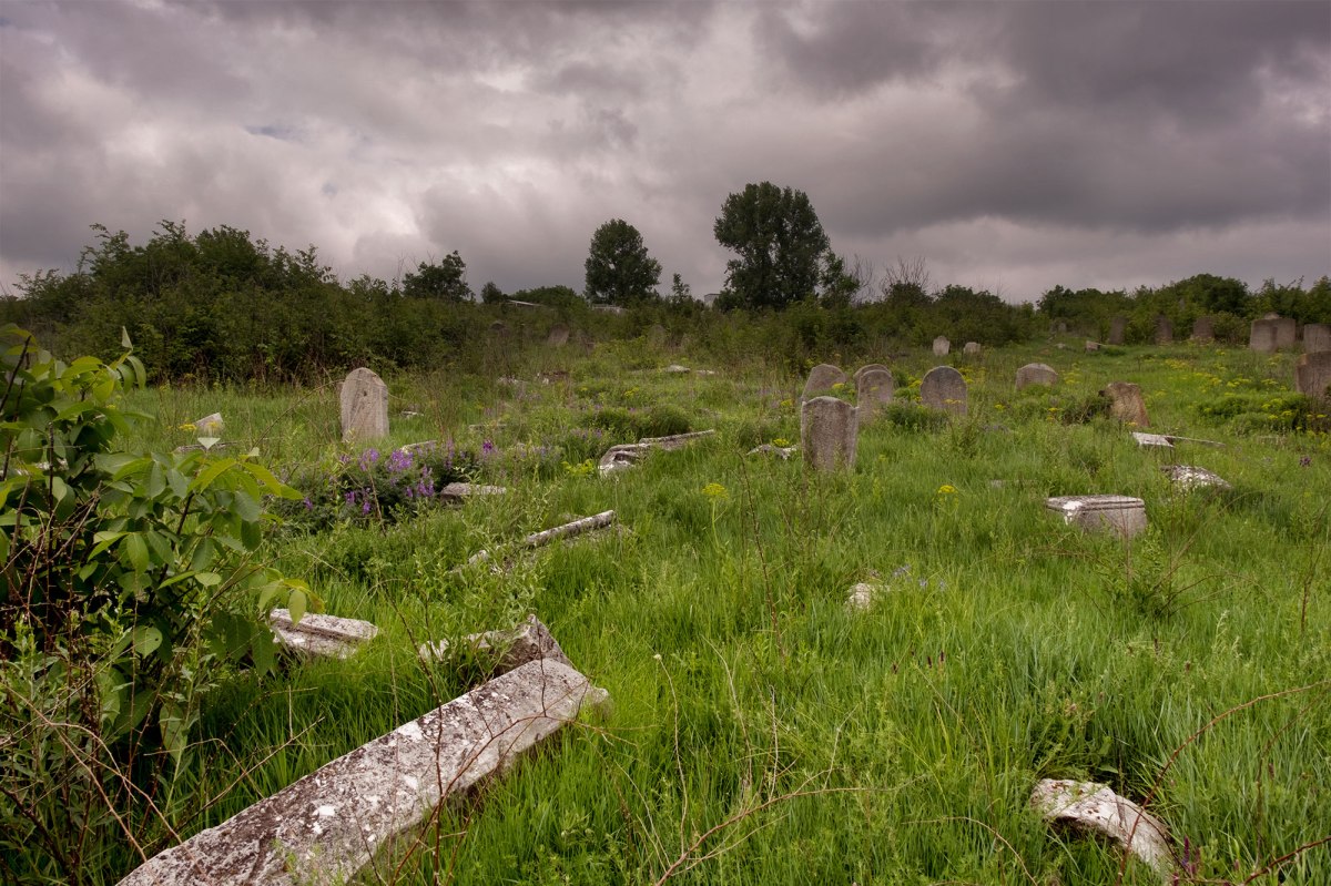 Bălţi Jewish cemetery