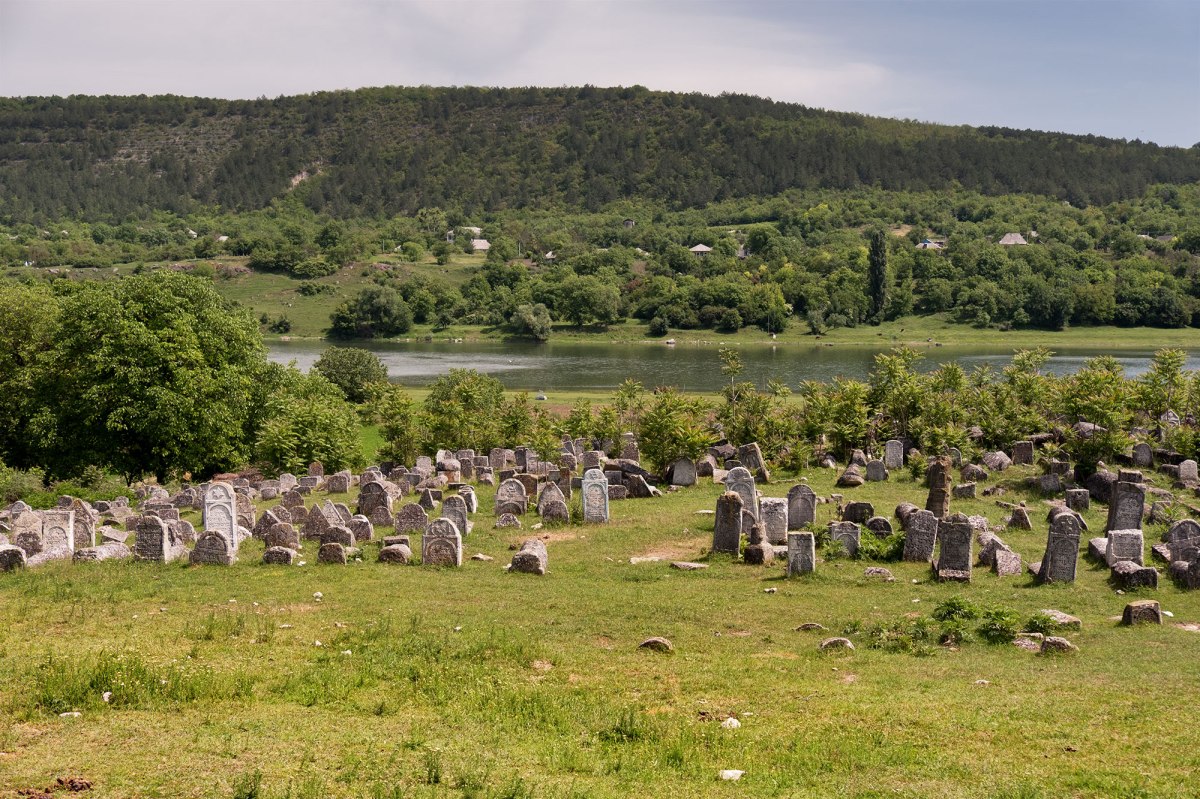 Vadul Raşcov - Jewish cemetery