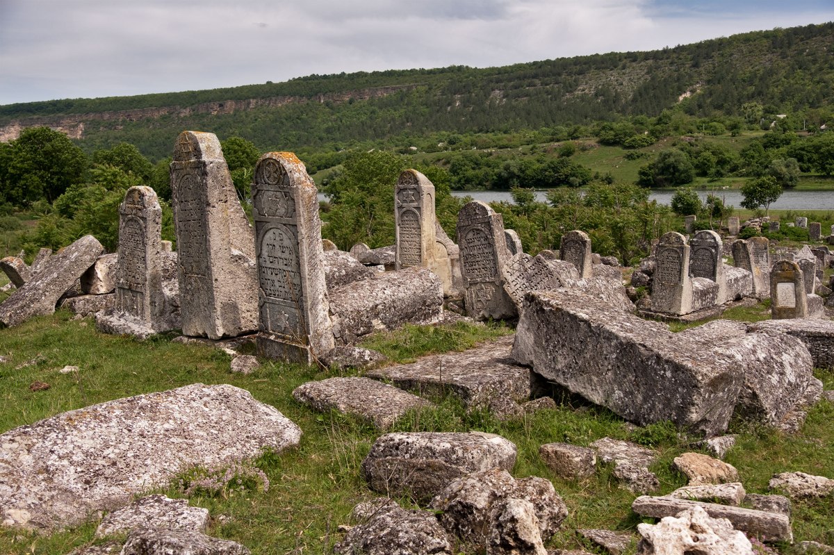 Vadul Raşcov - Jewish cemetery