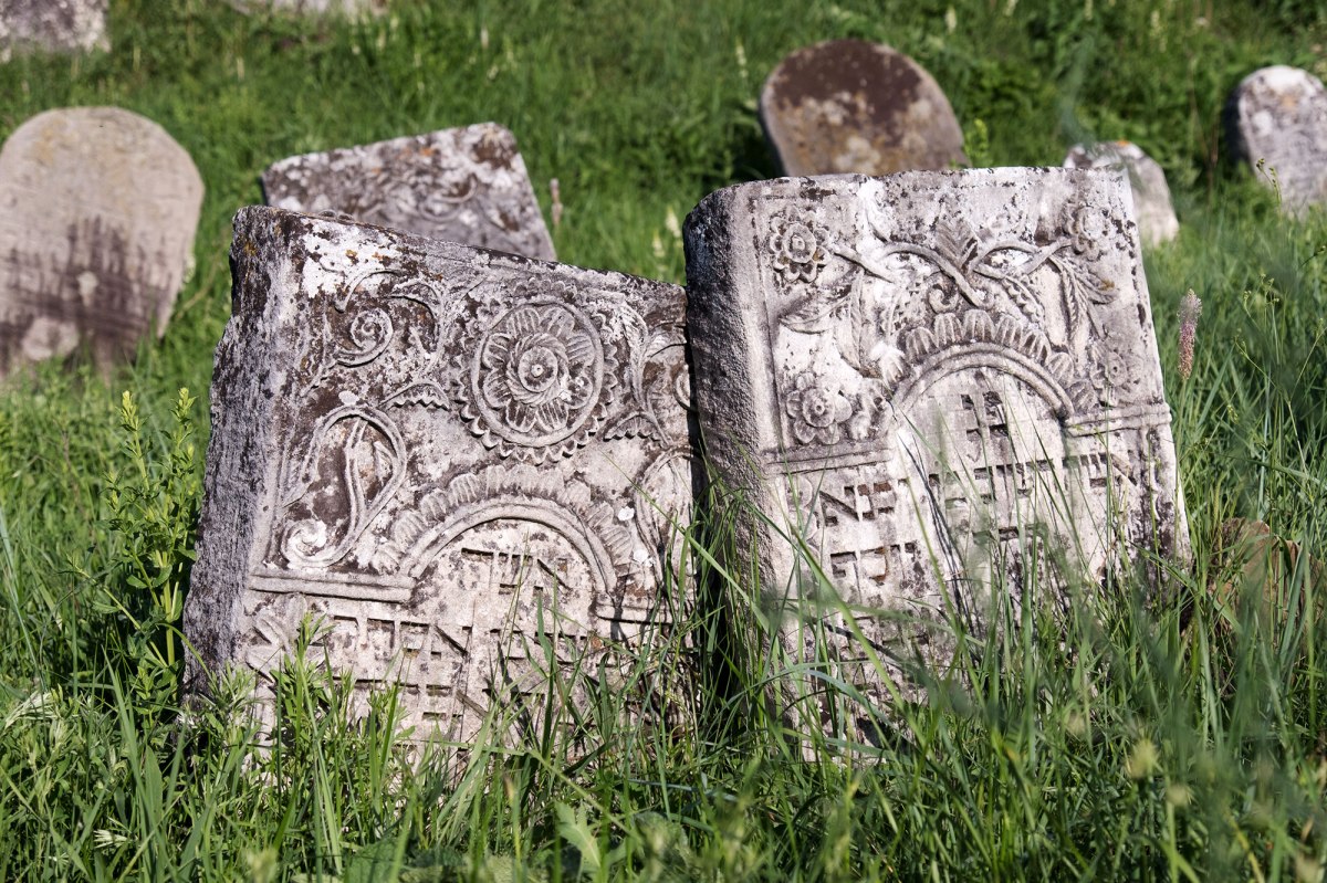 Otaci Jewish cemetery