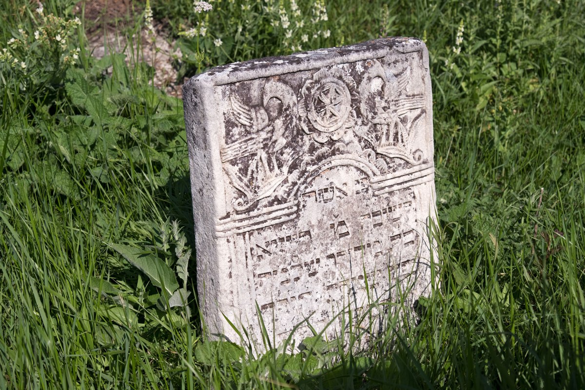Otaci Jewish cemetery