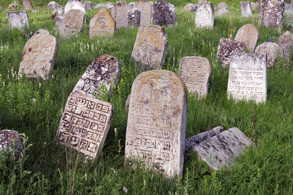 Otaci Jewish cemetery