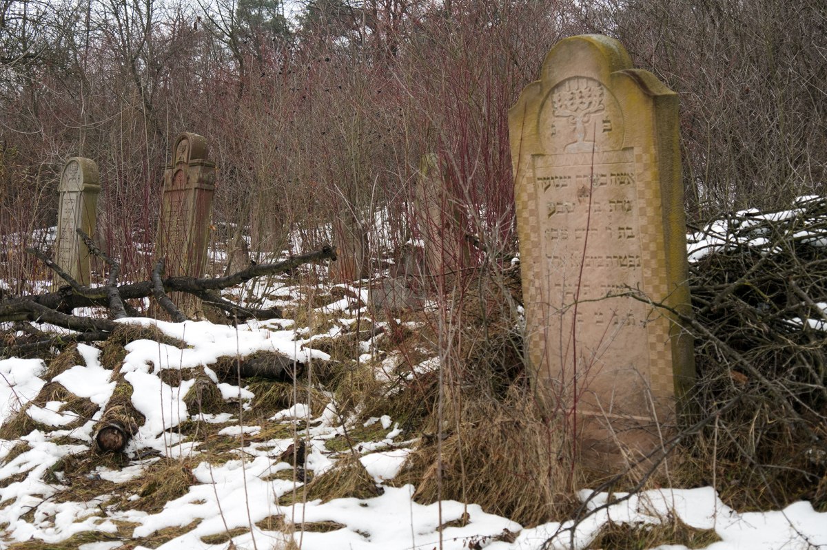 Chortkiv - new Jewish cemetery