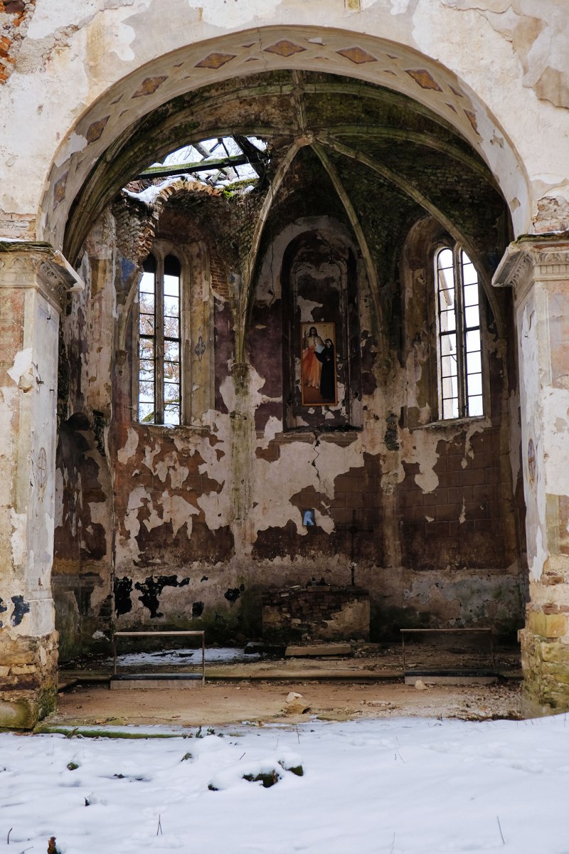 Yazlovets - Catholic church