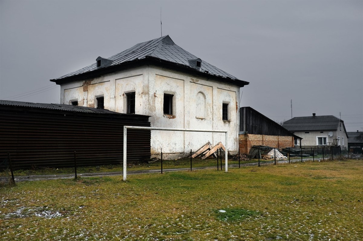 Toporiv synagogue