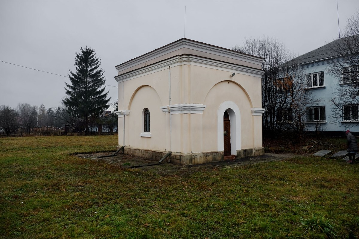 Mlyniv Jewish cemetery