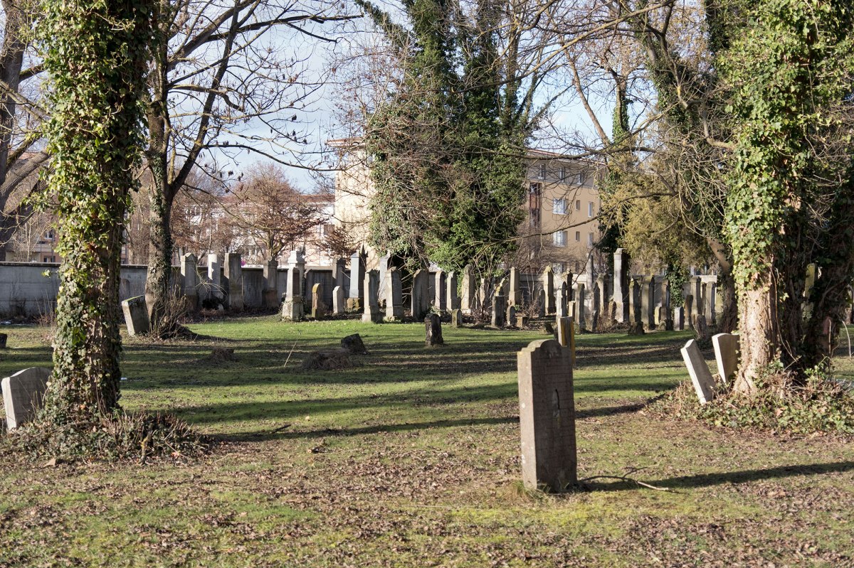 Kriegshaber Jewish cemetery