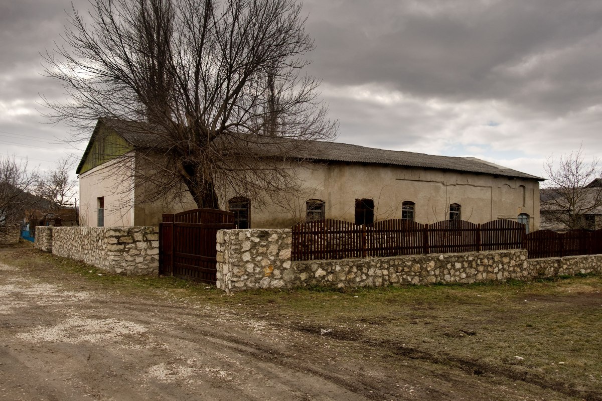 Raşcov Hasidic court - former beit midrash